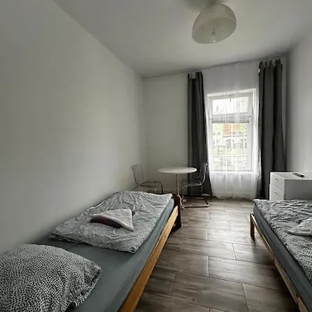 Flat In 10 דירה *