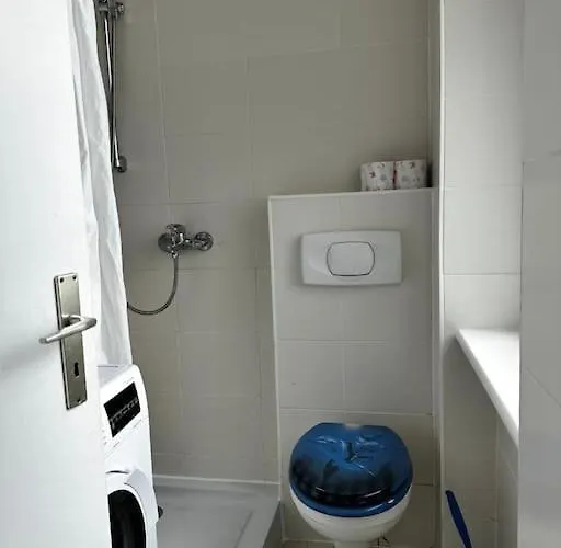 Flat In 10 شقة برلين